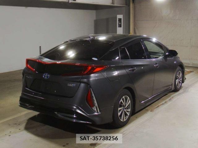 Toyota PRIUS PHV 2017-08 8284400-4