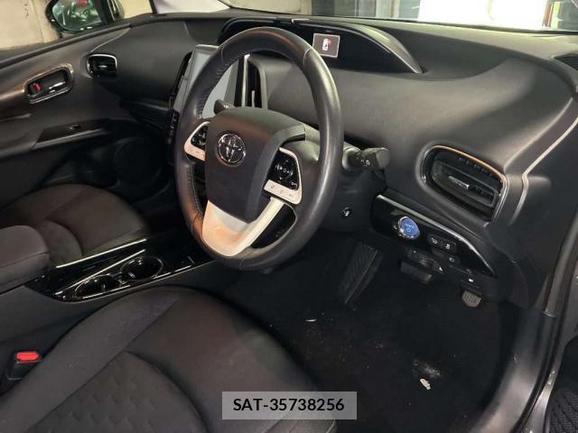Toyota PRIUS PHV 2017-08 8284400-5