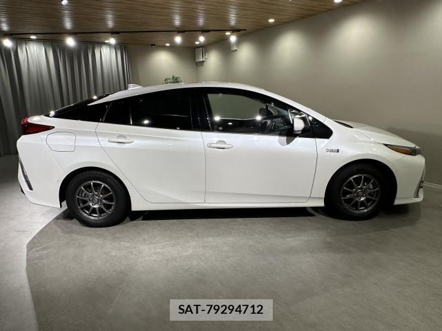 Toyota PRIUS PHV 2019-09 8285080-3