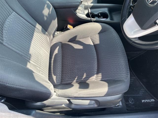 Toyota PRIUS 2017-10 8276719-11