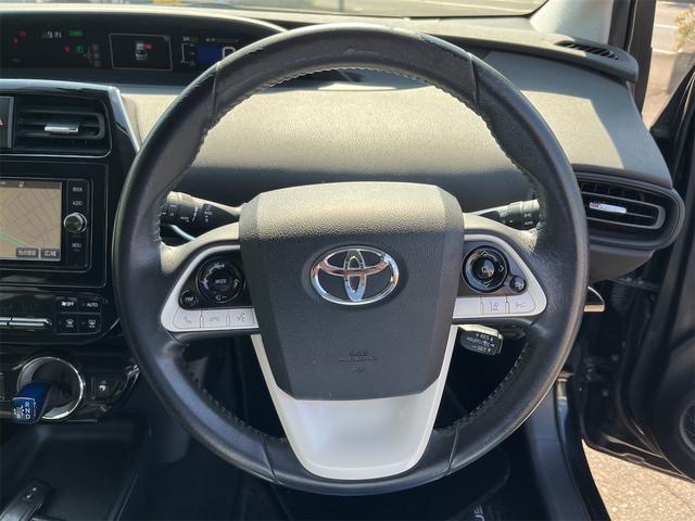 Toyota PRIUS 2017-10 8276719-15