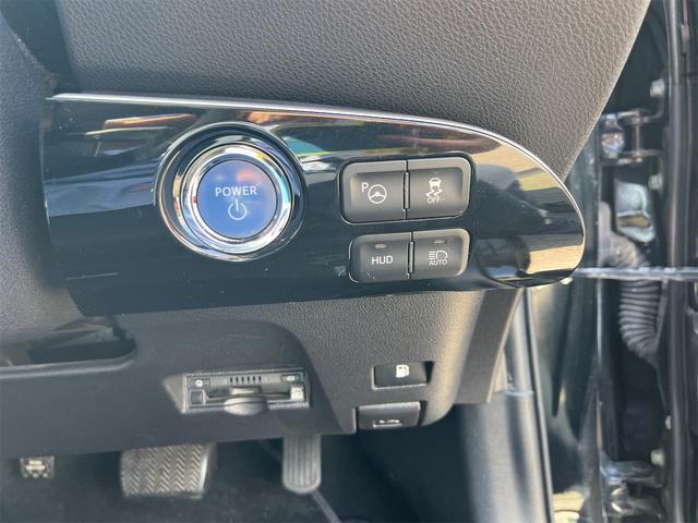 Toyota PRIUS 2017-10 8276719-16