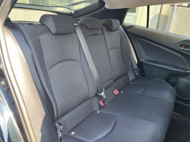 Toyota PRIUS 2017-10 8276719-17