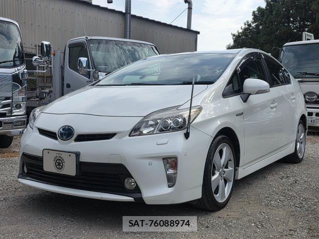 Toyota PRIUS 2015-08 8276729-2