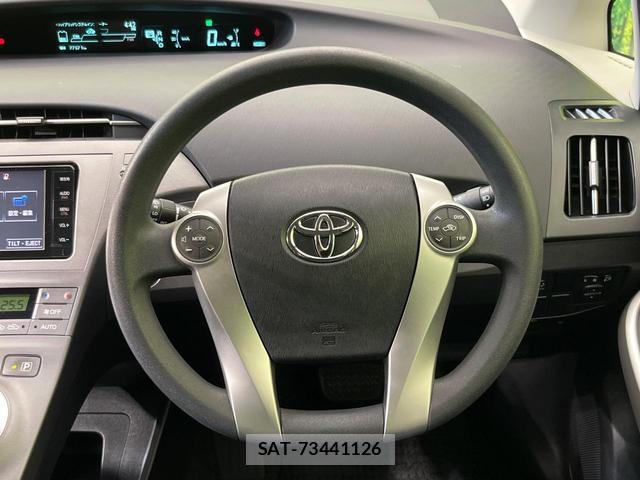 Toyota PRIUS 2015-04 8276760-10
