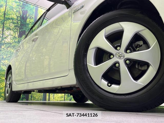 Toyota PRIUS 2015-04 8276760-12