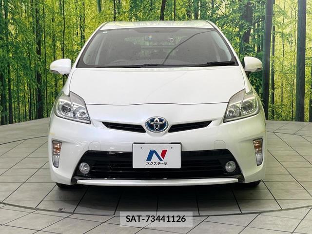 Toyota PRIUS 2015-04 8276760-13
