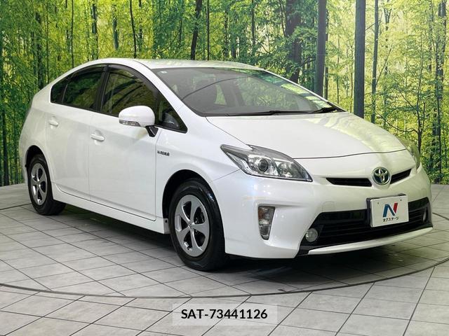 Toyota PRIUS 2015-04 8276760-15