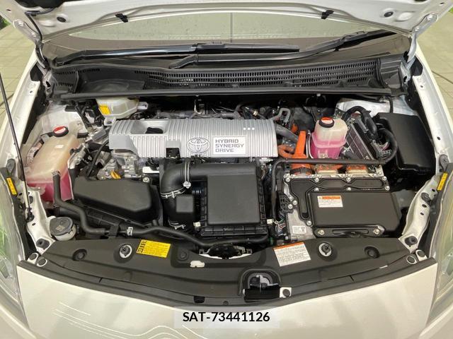 Toyota PRIUS 2015-04 8276760-17
