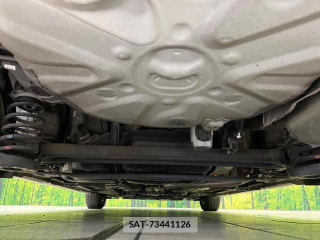 Toyota PRIUS 2015-04 8276760-18