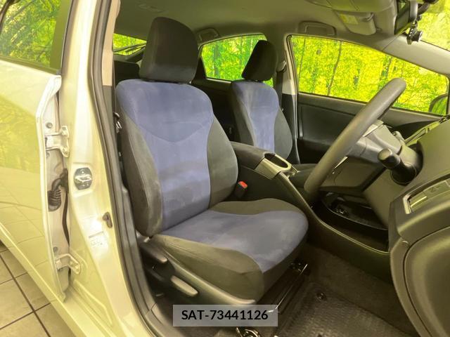 Toyota PRIUS 2015-04 8276760-7