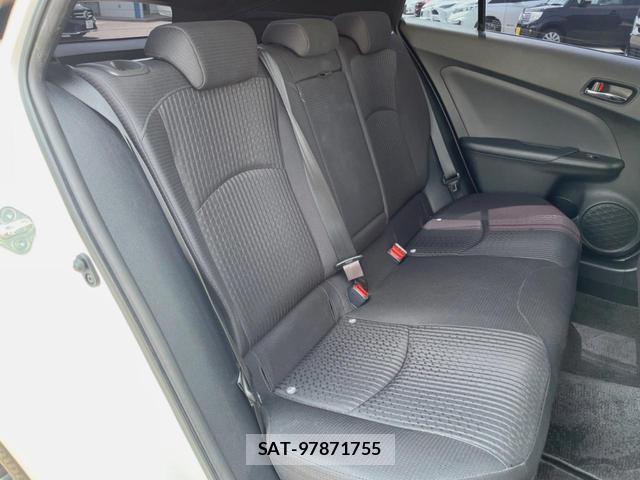 Toyota PRIUS 2017-09 8276825-10