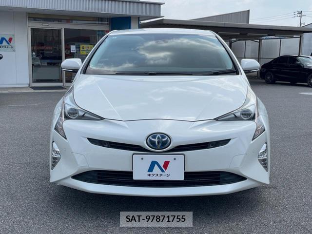 Toyota PRIUS 2017-09 8276825-14