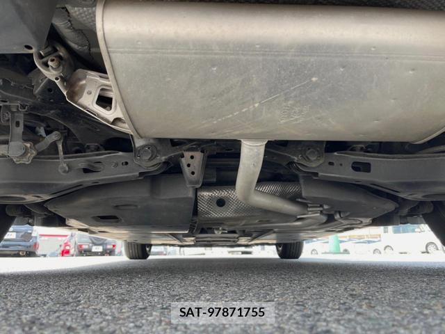 Toyota PRIUS 2017-09 8276825-18
