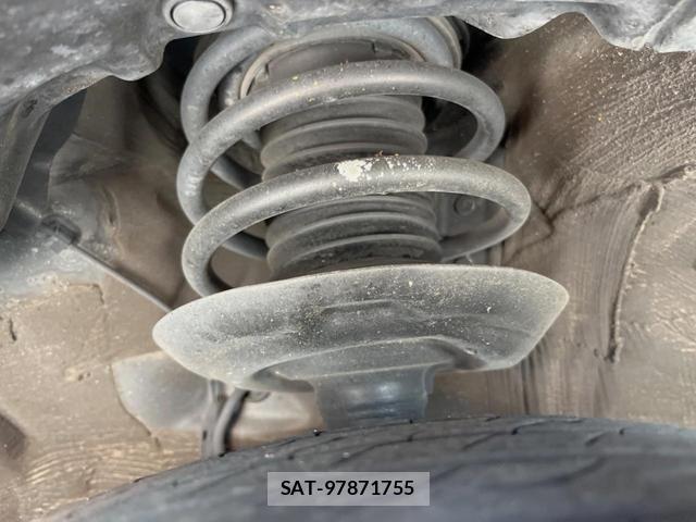 Toyota PRIUS 2017-09 8276825-19