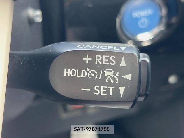 Toyota PRIUS 2017-09 8276825-5