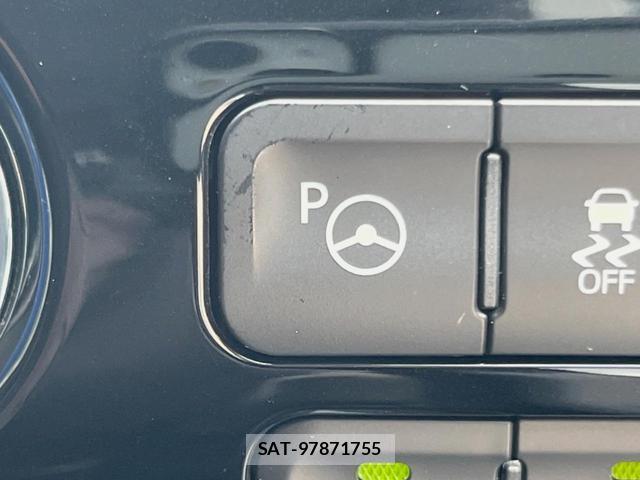 Toyota PRIUS 2017-09 8276825-6