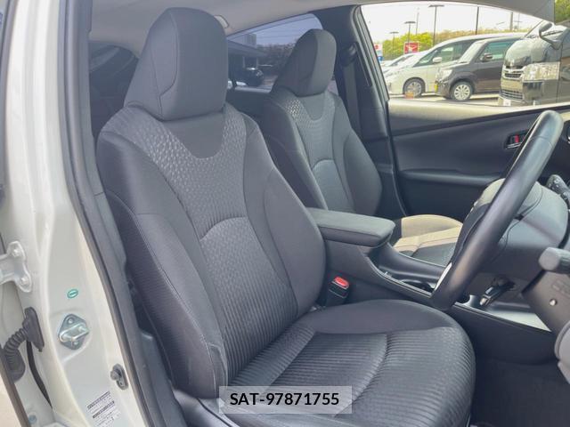 Toyota PRIUS 2017-09 8276825-9