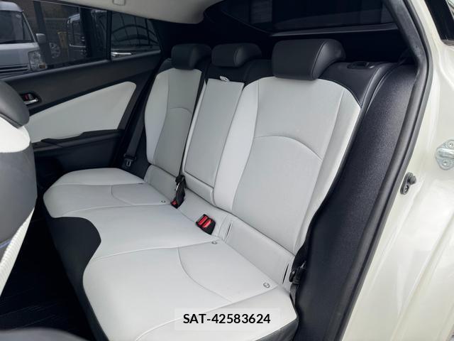 Toyota PRIUS 2016-03 8276838-14