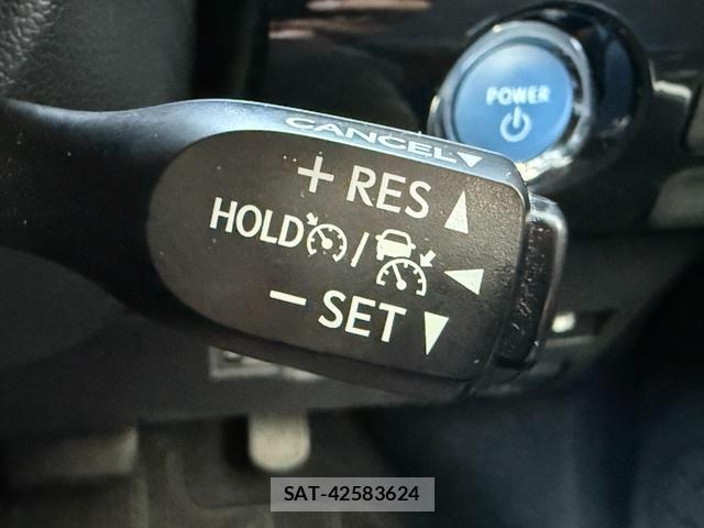 Toyota PRIUS 2016-03 8276838-6