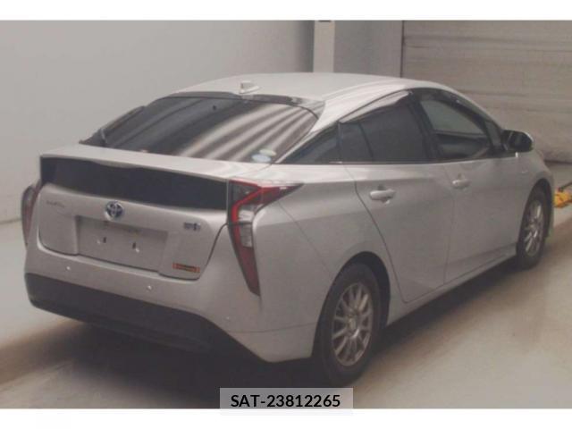 Toyota PRIUS 2018-03 8276847-1