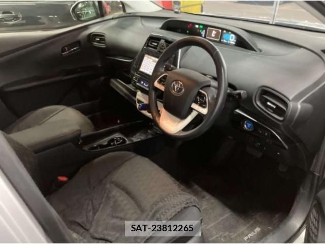 Toyota PRIUS 2018-03 8276847-2