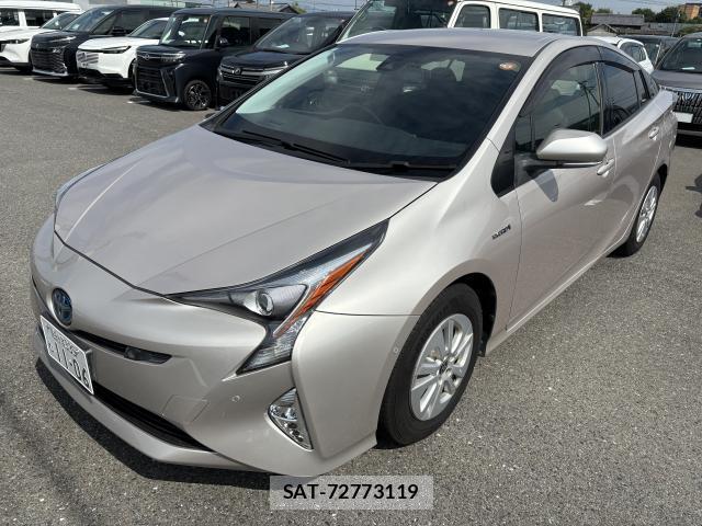 Toyota PRIUS 2016-09 8277047-1