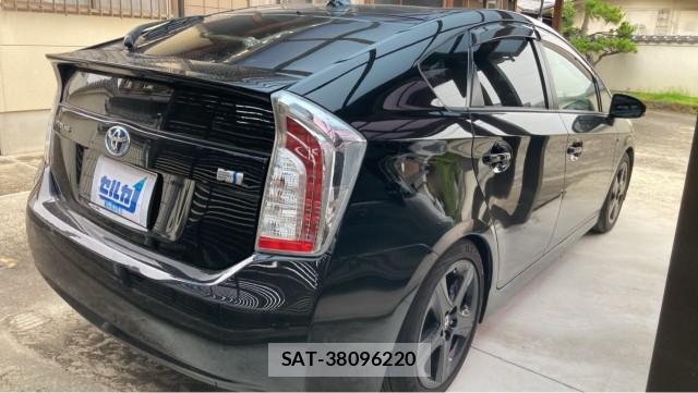 Toyota PRIUS 2015-07 8277137-12