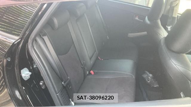 Toyota PRIUS 2015-07 8277137-6
