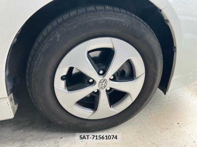 Toyota PRIUS 2013-09 8277499-12