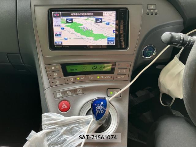 Toyota PRIUS 2013-09 8277499-18