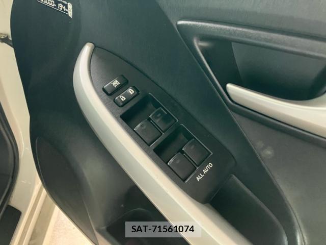 Toyota PRIUS 2013-09 8277499-19