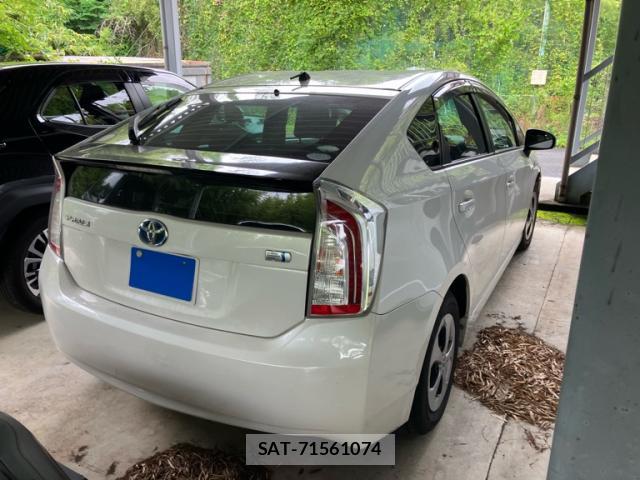 Toyota PRIUS 2013-09 8277499-6