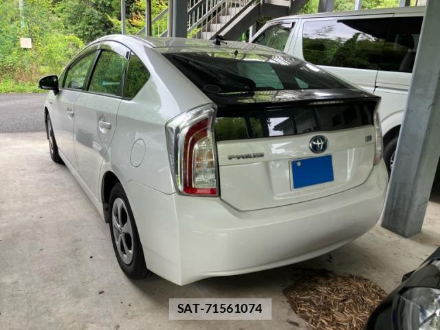 Toyota PRIUS 2013-09 8277499-7