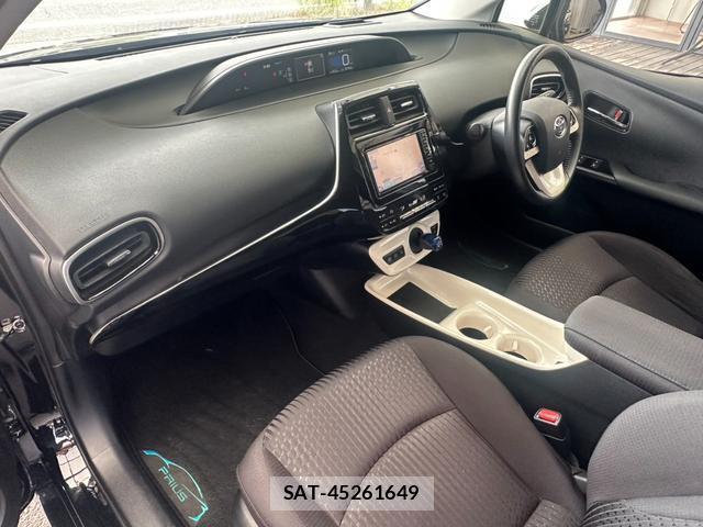 Toyota PRIUS 2016-10 8277618-14