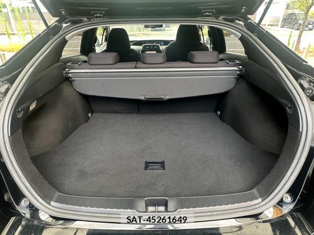 Toyota PRIUS 2016-10 8277618-15