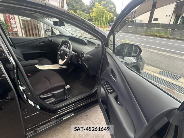 Toyota PRIUS 2016-10 8277618-16