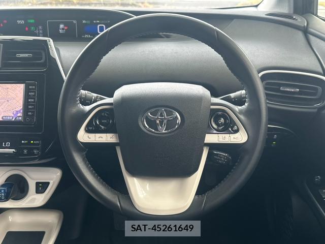 Toyota PRIUS 2016-10 8277618-17
