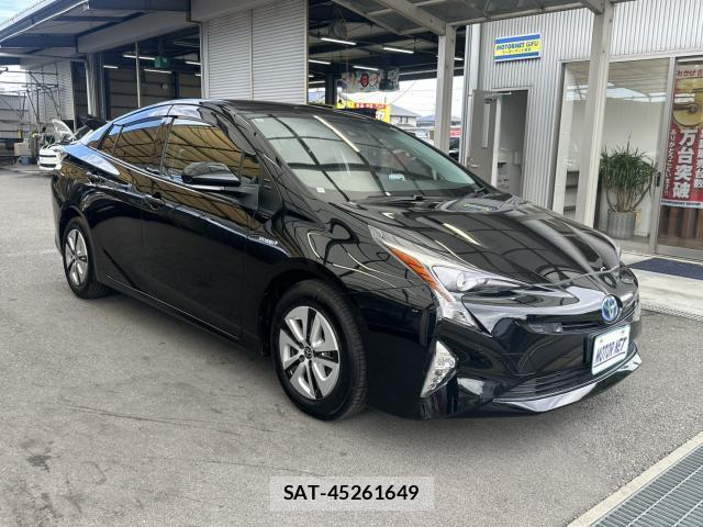 Toyota PRIUS 2016-10 8277618-9