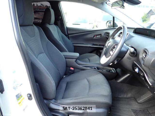 Toyota PRIUS 2017-02 8277696-5