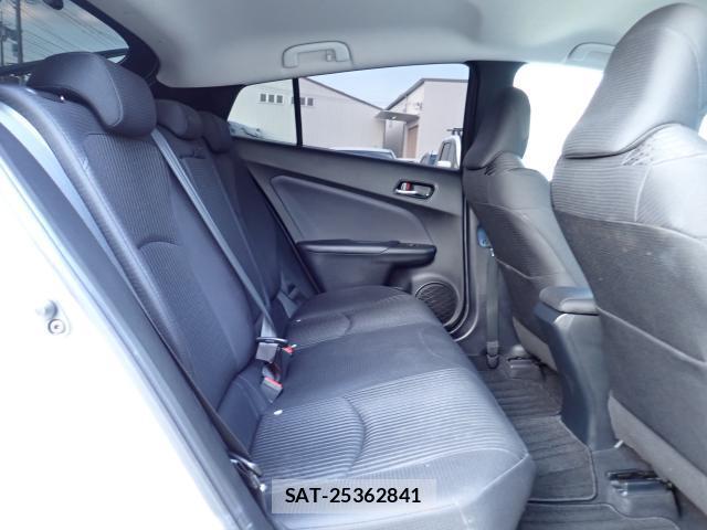 Toyota PRIUS 2017-02 8277696-6