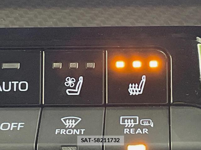 Toyota PRIUS 2023-11 8278048-6