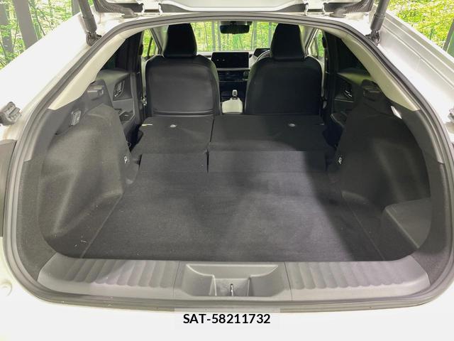 Toyota PRIUS 2023-11 8278048-9