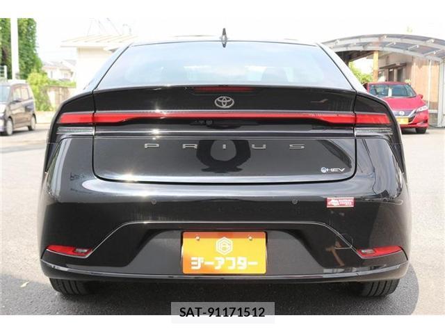 Toyota PRIUS 2023-10 8278098-9