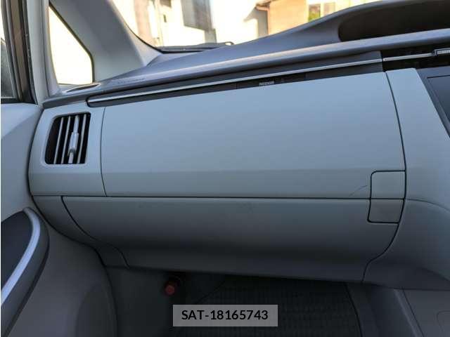 Toyota PRIUS 2010-05 8278134-19