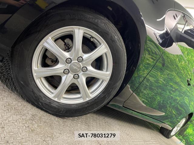 Toyota PRIUS 2016-04 8278794-12