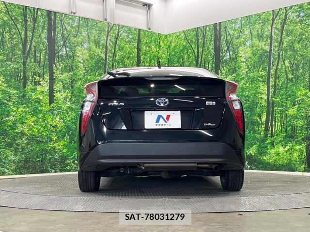 Toyota PRIUS 2016-04 8278794-14