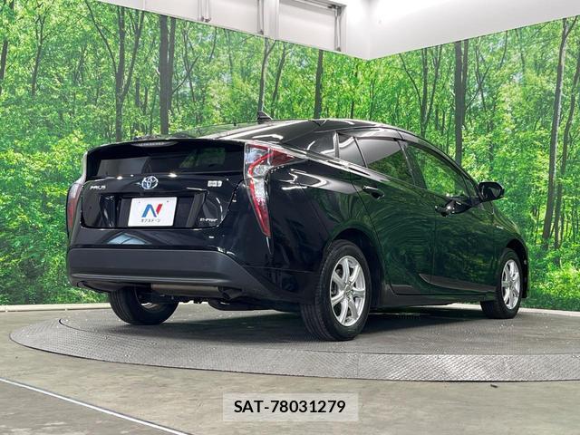 Toyota PRIUS 2016-04 8278794-16
