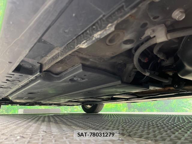 Toyota PRIUS 2016-04 8278794-18