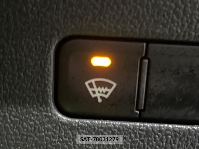 Toyota PRIUS 2016-04 8278794-4